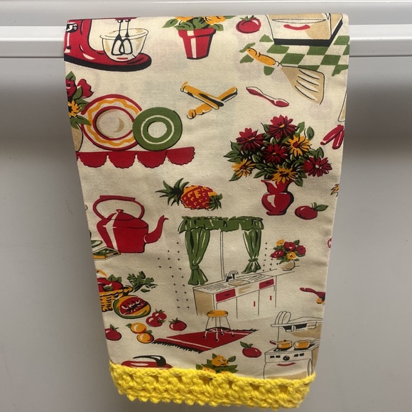 🍉🍎🏡🍽️🥗🍅🍅🍑🍒 - Picture 3 of 4